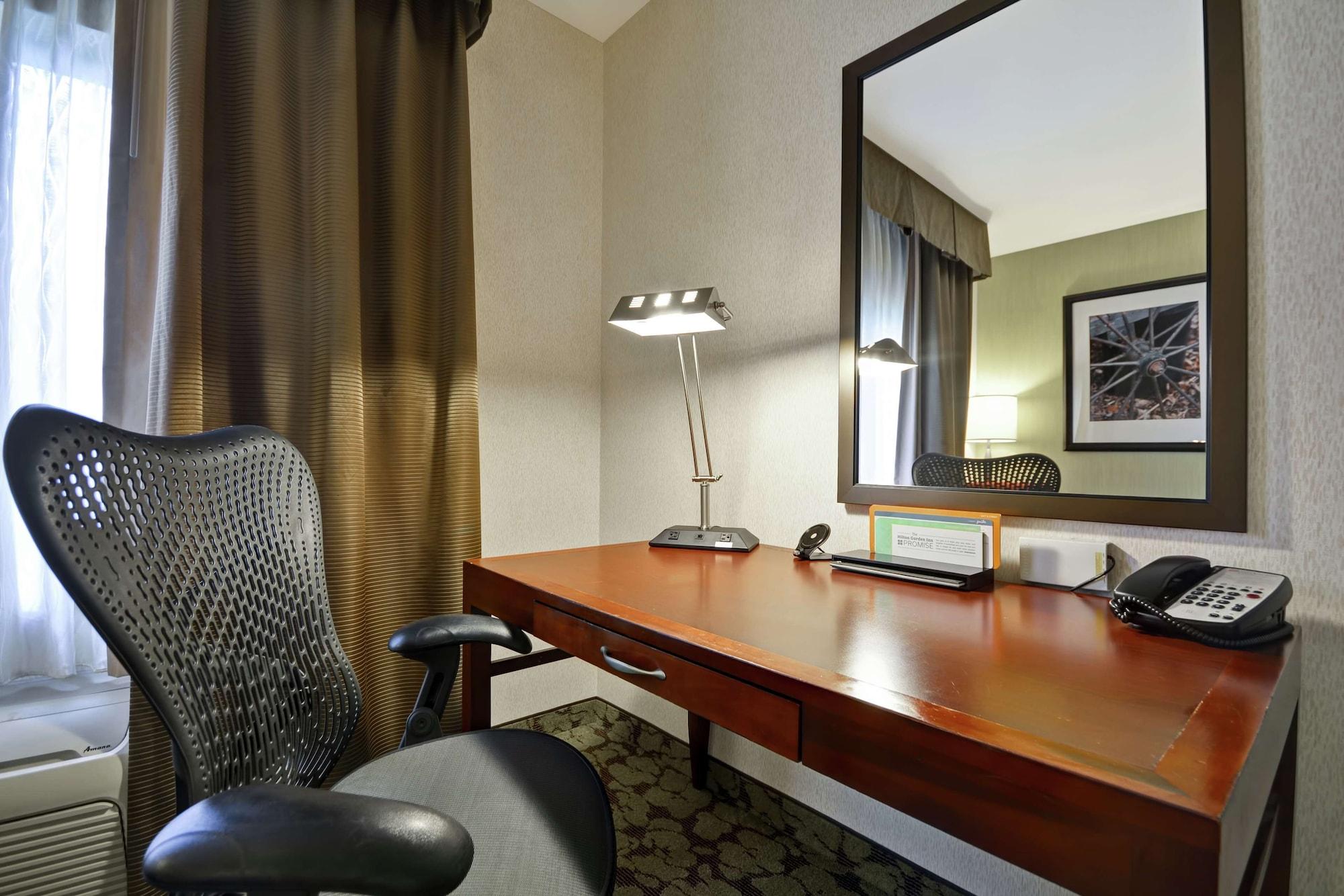 Hilton Garden Inn Fort Collins Exteriör bild